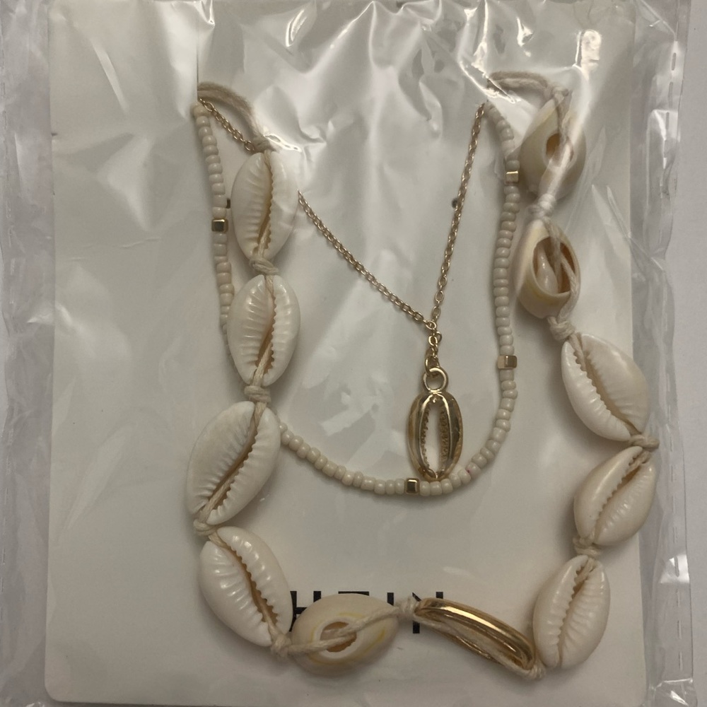 Beaded Layered Necklace - Picture 4 of 4